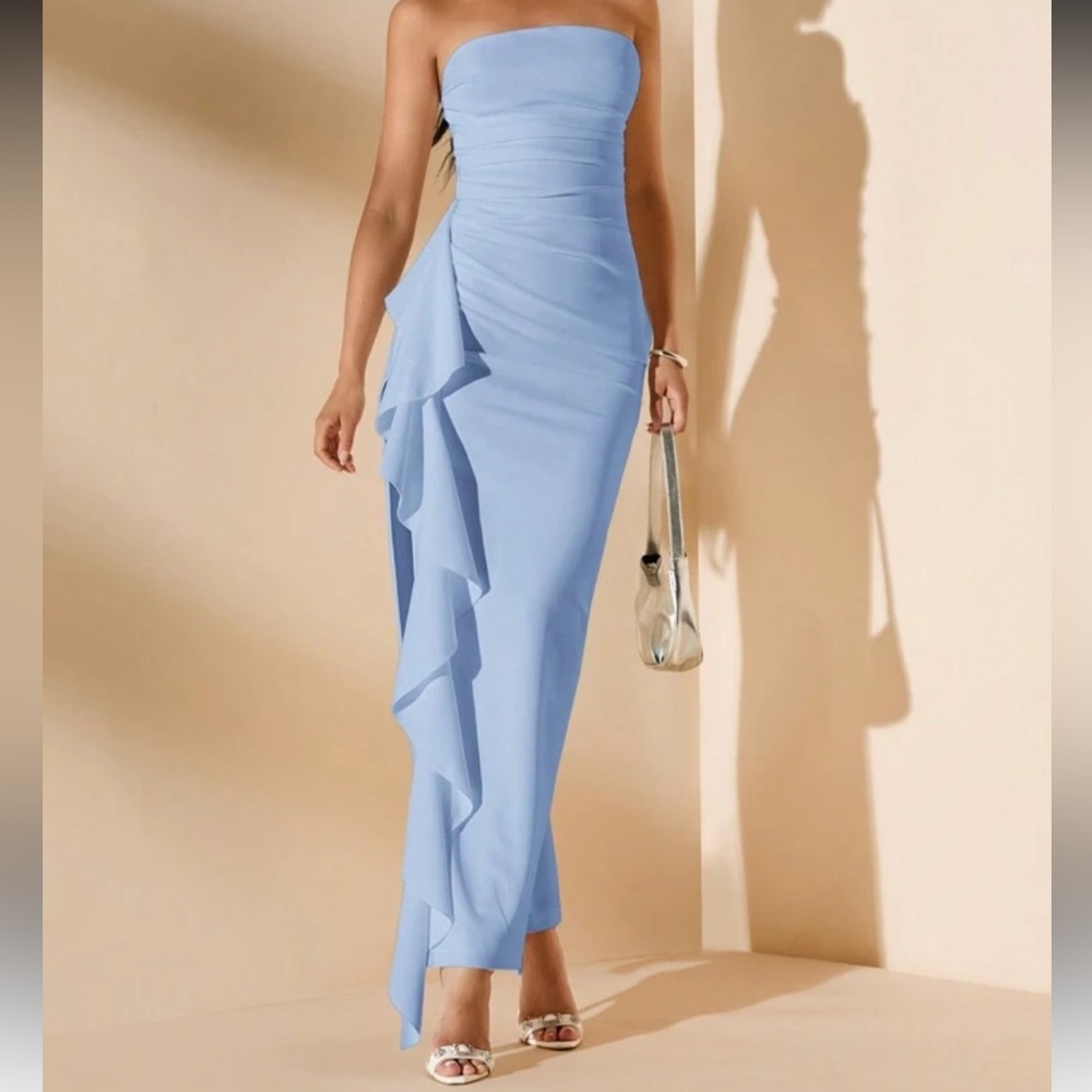 NWOT SIZE L Elegant Blue Strapless Evening Dress